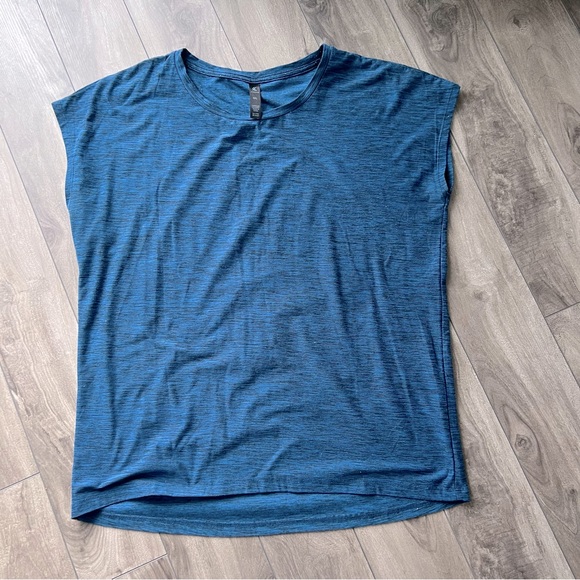 Set of 3 Women’s Athletic T-Shirts - New Balance, Nike & Kyodan - Size L - Picture 4 of 7